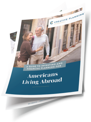 Americans-Living-Abroad-Guide-Image 1 (2)