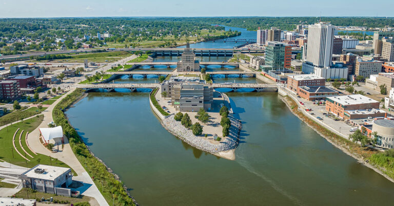 AS528259551-Cedar-Rapids