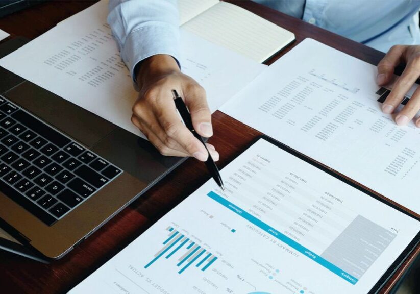 Man reviews paper on lump sum investing