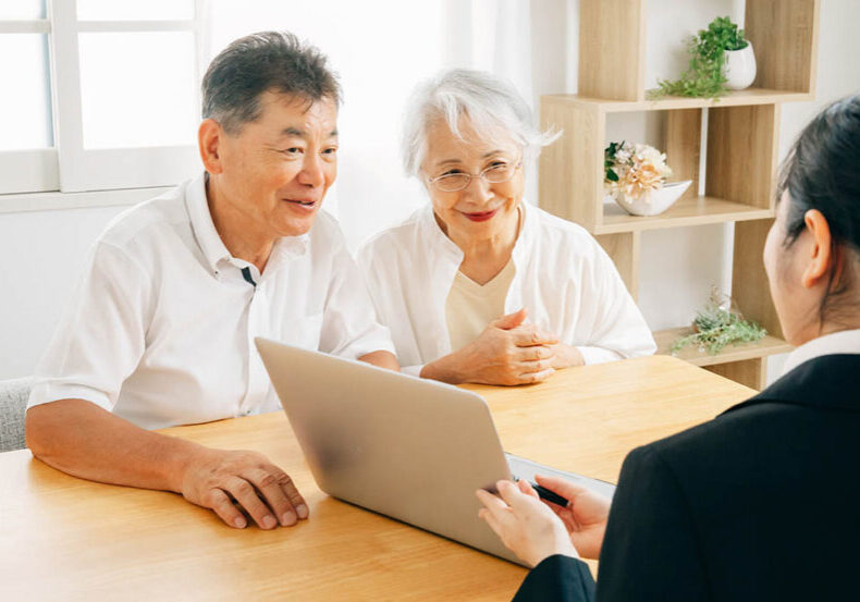 Mature couple learns the differences between executors, trustees and guardians