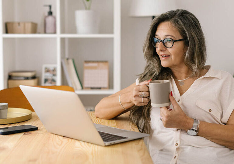 Woman reads about 401k mistakes
